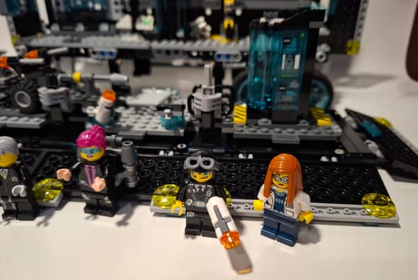 LEGO Ultra Agents: 70165 – Agents’ Headquarters