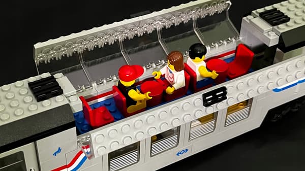4547 LEGO Tourist Coach