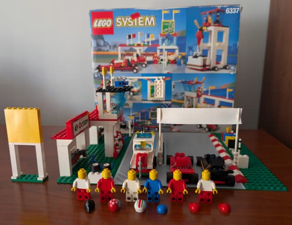 Lego 6337 Formula 1 Race Track with Box