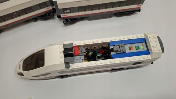 LEGO City Remote-Controlled RC Passenger Train 60051 + Powered Up