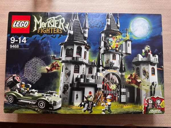 LEGO 9468 Monster Fighters Vampire Castle – Vampyre Castle