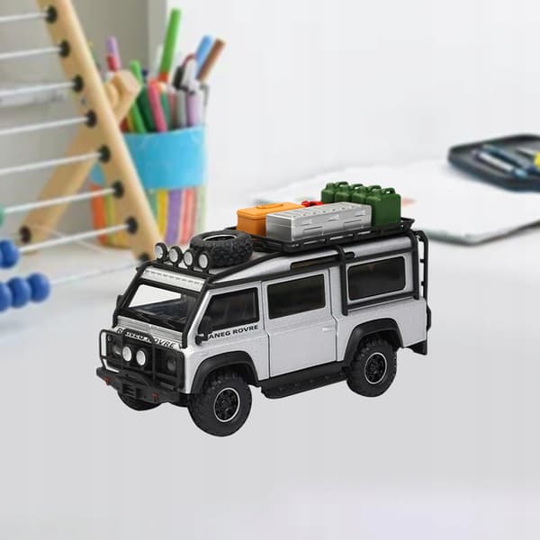 1:32 Scale Diecast Car – Highly Detailed Portable Pull-Back Toy Model in silver