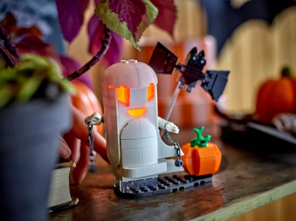 LEGO Creator 40772 Special Edition Series: The Glowing Ghost