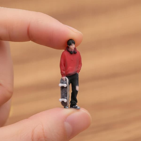 Painted skateboarder figurine | Detailed, 3D figure