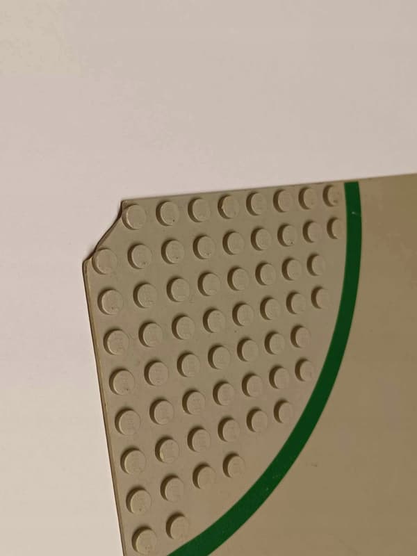 190A24. LEGO thin building plate, 32x32, damaged