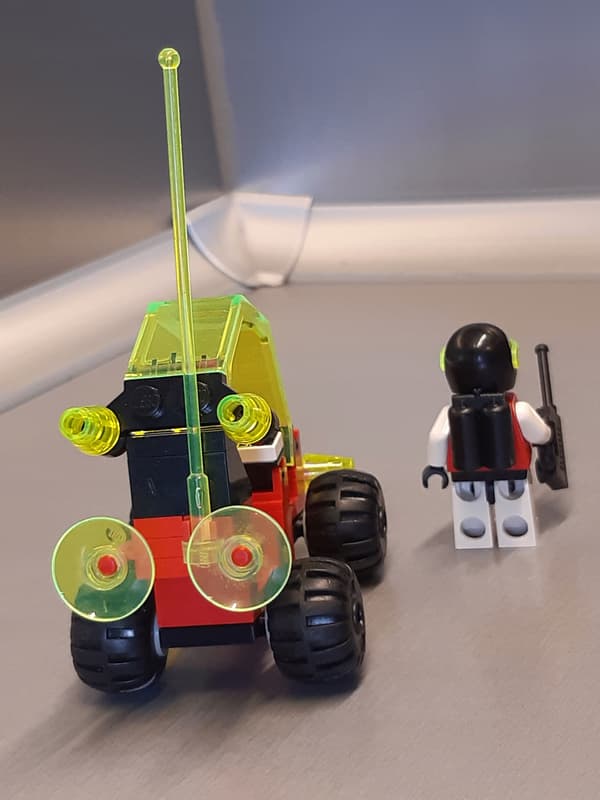 LEGO Space M:tron 6833 Beacon Tracer (No. 4)