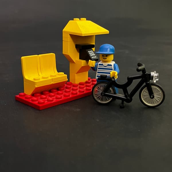 6613 LEGO Telephone Box
