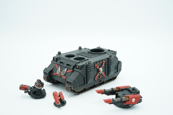 Warhammer 40k Blood Angels Razorback Tank plastic model