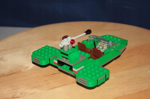 Lego Star Wars 7124 Flash’s Speeder