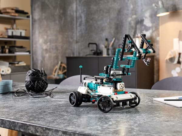 LEGO Mindstorms 51515 Inventor Robot