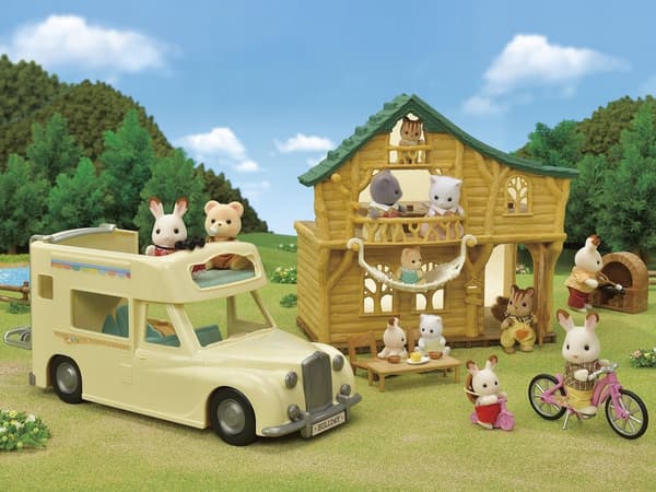 Sylvanian Families. Epoch camper van