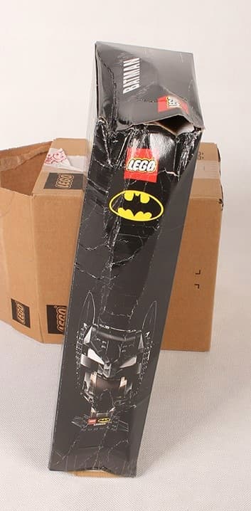 Lego Super Heroes Batman Mask Set 76182 ((((dented box))))