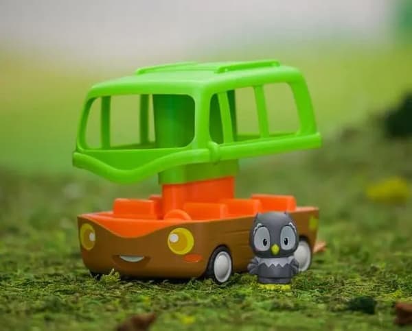 Klorofil’s Bus Full of Adventures