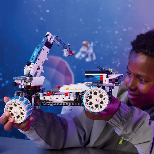 LEGO 42211 TECHNIC Lunar Outpost Space Rover