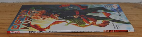 IDEAL Captain Marvel 2: Falling Star SC ENGLISH