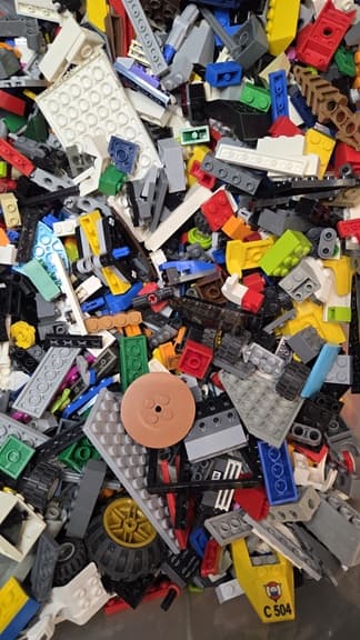 Assorted LEGO Bricks with a Bonus – 1kg