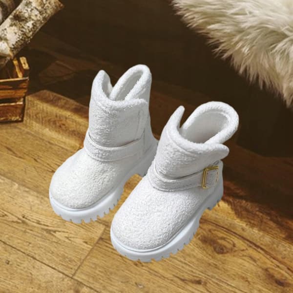 1/4 scale figure: Snow Boots – Women’s Action Figures – White Boots
