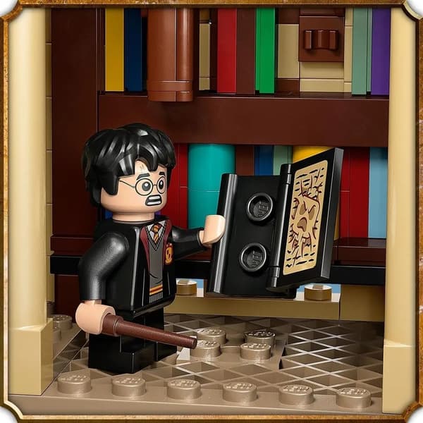 LEGO 76402 Harry Potter: Dumbledore’s Office at Hogwarts set