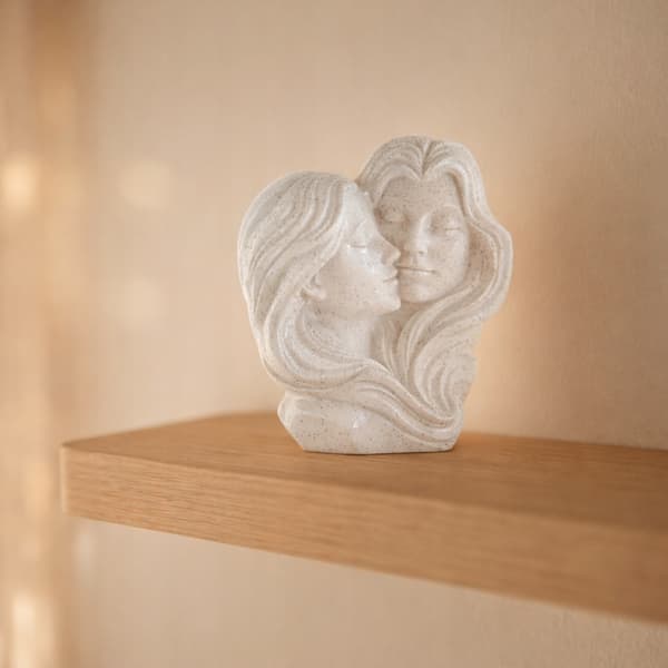 DECORATIVE FIGURINE – BAS-RELIEF DEPICTING TWO WOMEN’S FACES, MULTICOLOURED