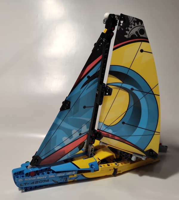 LEGO Technic: 42074 – Racing Yacht