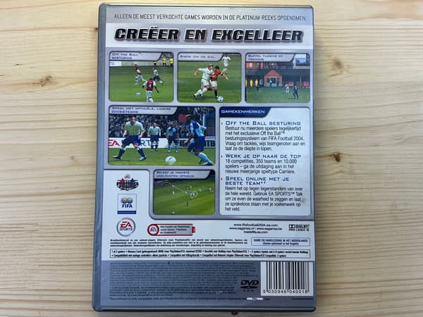 FIFA FOOTBALL 2004 – disc in excellent condition, complete set for PS2
