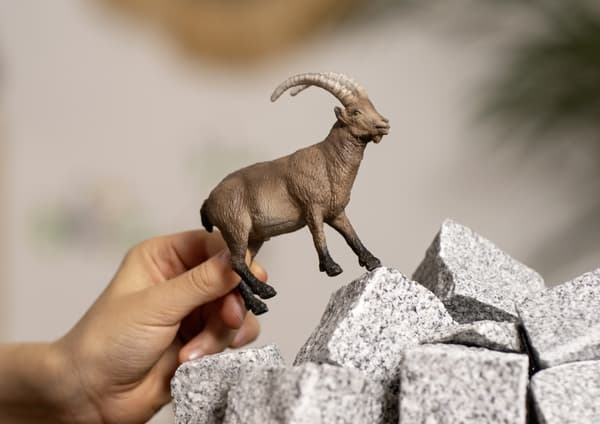 ALPINE IBEX [FIGURINE]