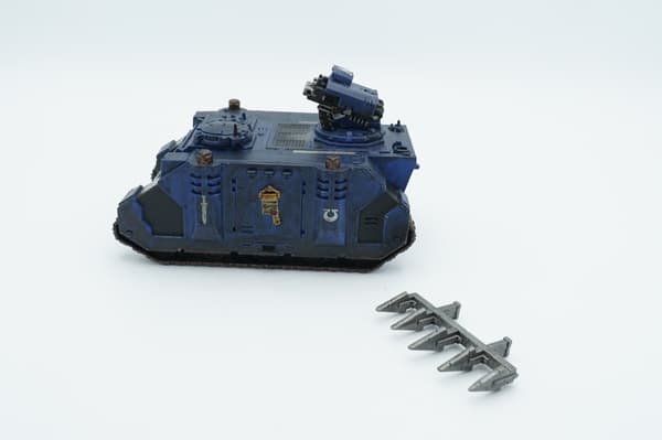 Warhammer 40k Space Marines Razorback Tank plastic model