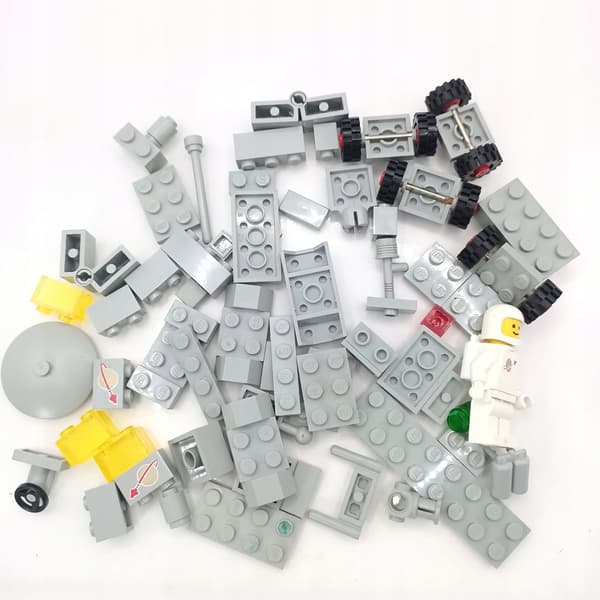 LEGO Classic Space 894 Mobile Ground Tracking Station