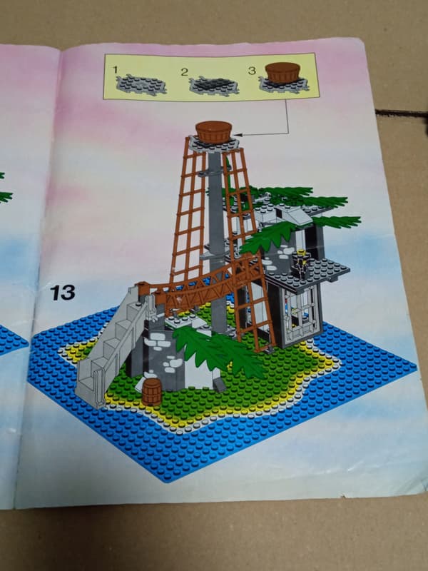 LEGO Castle 6270 Forbidden Island instruction manual.