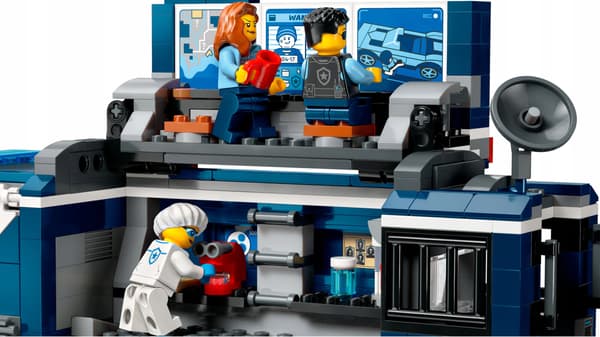 LEGO City 60418 Police Mobile Forensic Lab