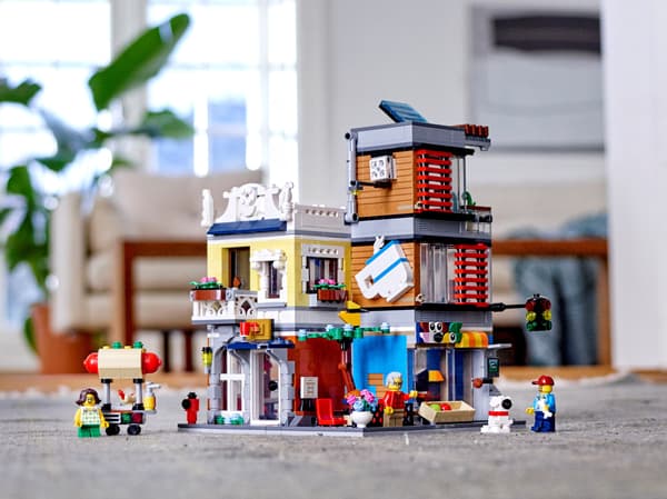 LEGO Creator 3-in-1 31097 – Pet Shop and Café