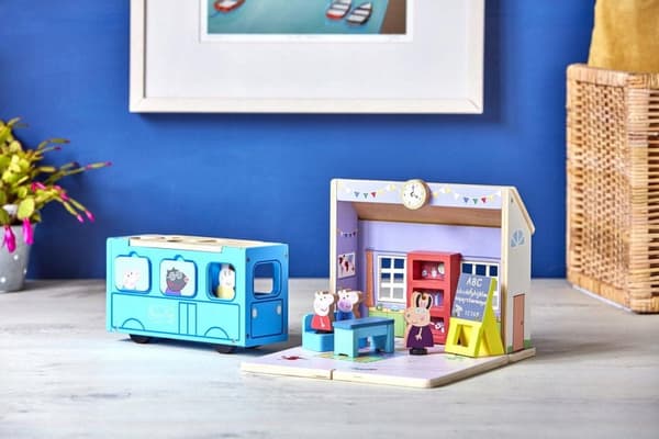 Peppa Pig Wooden School + 3 Figures 07212