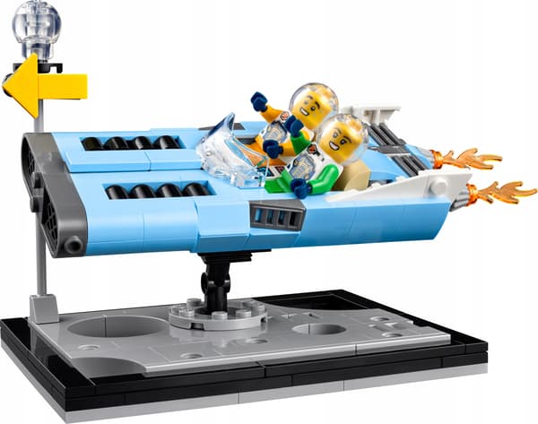 LEGO 40789 Ideas Flying Moon Car Diorama