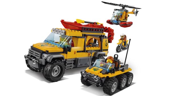LEGO 60161 Jungle Base – LEGO City bricks and minifigure