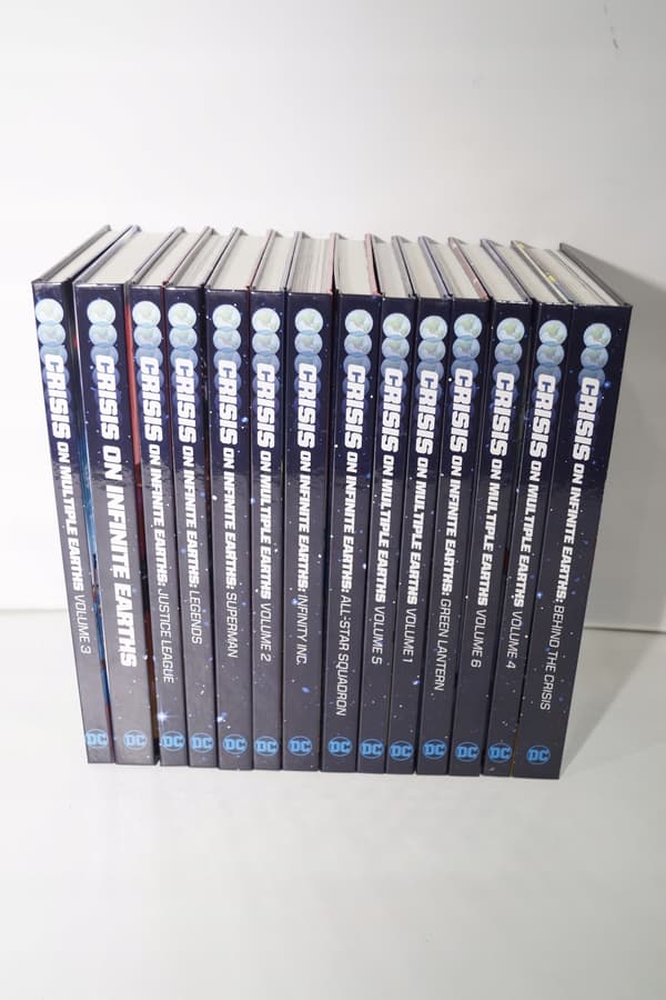 Crisis on Infinite Earths Box Set COMICS