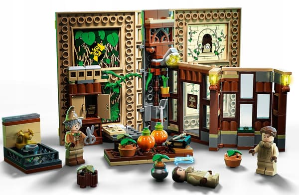 LEGO 76384 Harry Potter – Herbology Class – DAMAGED PACKAGING
