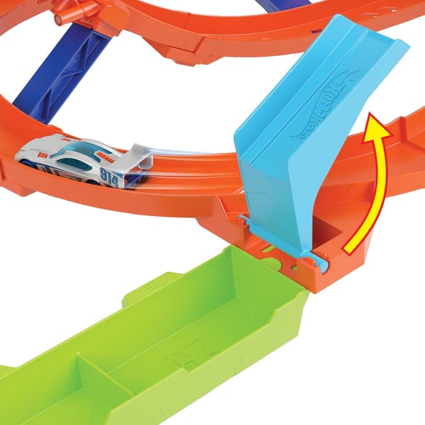 Hot Wheels 2-in-1 Twisted Tornado Set with a car