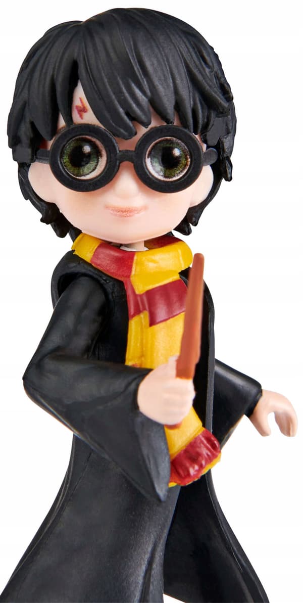 HARRY POTTER FIGURINE WITH WAND, 7 CM