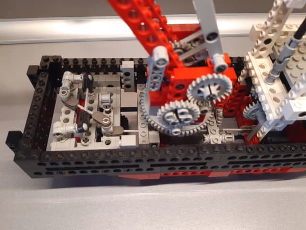 LEGO Technic 8839 SUPPLY SHIP