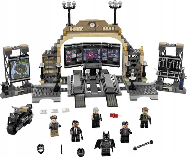 LEGO Super Heroes 76183 Batman’s Cave: Showdown with the Riddler