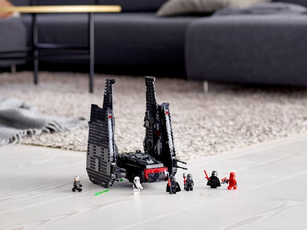 LEGO Star Wars Kylo Ren’s Shuttle Set 75256