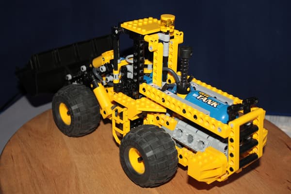 Lego Technic 8459 Pneumatic Front Loader