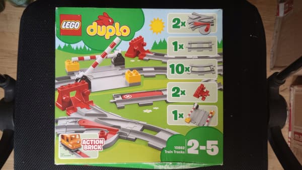 LEGO Duplo 10882 – Railway Tracks – Points, Level Crossing, Barrier, Sidings