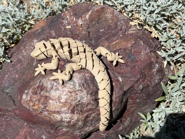 3D Eyelash Gecko – segmented figurine, movable toy, terrarium decoration