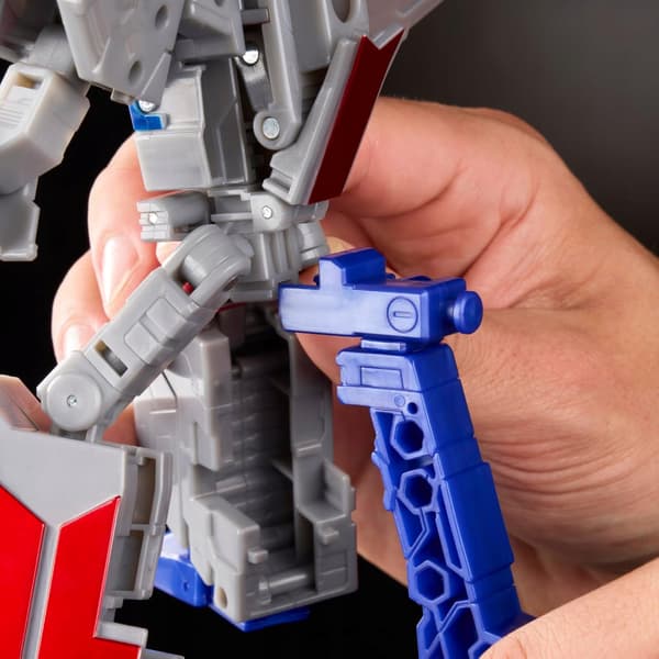 Optimus Prime – Transformers Icons (Voyager Class)