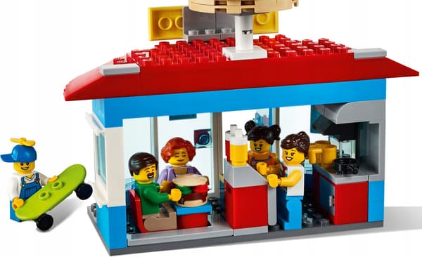 LEGO 60271 City – Town Square