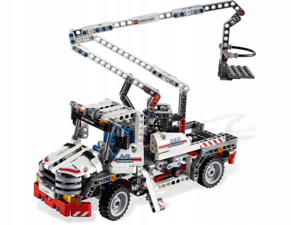 LEGO Technic 8071 Bucket Truck