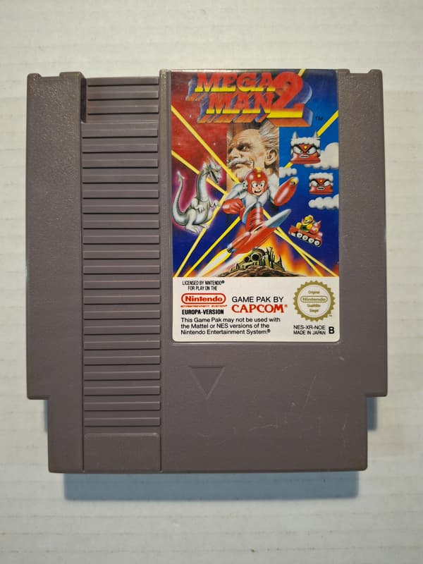 Mega Man 2 (ENG) Nintendo NES Condition: Very Good to Good