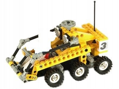 LEGO Technic 8830 Rally 6-Wheeler – no minifigure included