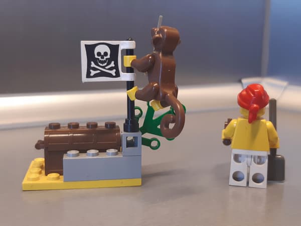 LEGO Pirates 6235 Buried Treasure